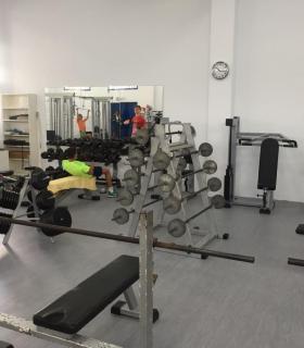 Haría: El gimnasio municipal de Arrieta reabre sus puertas tras las obras de mejora de sus instalaciones. · foto 8
