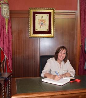 La consejera de Educación se compromete en Gáldar a iniciar en enero la licitación de las obras del nuevo Instituto. · foto 4