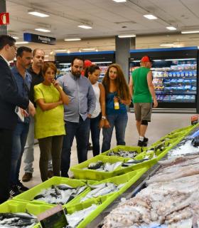 El grupo de gobierno de Mogán visita el supermercado Mercadona recién inaugurado en Puerto Rico. · foto 1