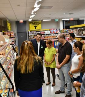 El grupo de gobierno de Mogán visita el supermercado Mercadona recién inaugurado en Puerto Rico. · foto 2