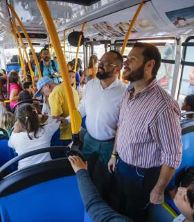 Cohesión Social viaja en guagua con una exposición para sensibilizar a los ciudadanos de los Derechos de la Infancia. · foto 2