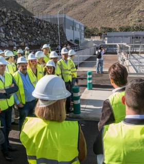 El Gobierno de Canarias hace entrega de la depuradora de Valle de Guerra al Cabildo de Tenerife. · foto 2