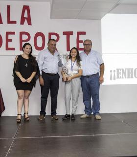 Sofía García Hernández, Mejor Deportista del municipio de Alajeró en su novena gala. · foto 2