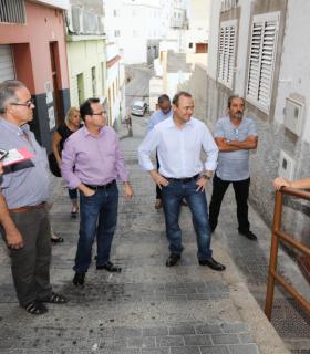 Hidalgo analiza con vecinos de San José las mejoras de accesibilidad, en vías e infraestructuras del barrio. · foto 1