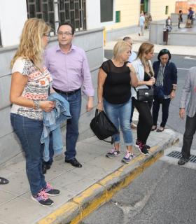 Hidalgo analiza con vecinos de San José las mejoras de accesibilidad, en vías e infraestructuras del barrio. · foto 2