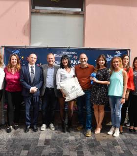 El Ayuntamiento organiza con los empresarios el tradicional encendido de las luces de navidad en la Calle Triana. · foto 2