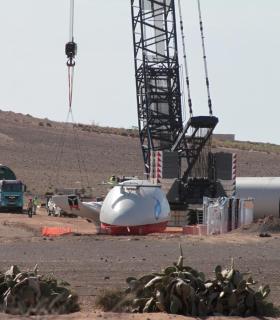 Comienza el traslado de los cuatro aerogeneradores del Parque Eólico Teguise I, del muelle de Los mármoles a la ladera de Zonzamas. · foto 5