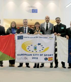 Una delegación del municipio de Santa Lucía de Tirajana recoge en Bruselas el título de Cuidad Europea del Deporte 2018. · foto 1