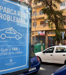 El Consistorio de Santa Cruz de Tenerife inicia una campaña para fomentar el uso del transporte público. · foto 1