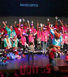 Tacoronte: Los Raviscuditos presentan su disfraz para el Carnaval 2018. · foto 2