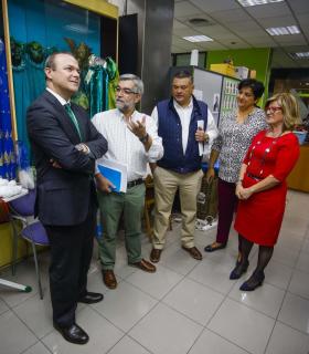 Hidalgo agradece la labor solidaria de la Casa de Galicia y anima a participar en su tradicional campaña de juguetes. · foto 3