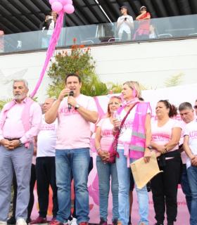 La XIII edición de la Carrera por la Vida supera su propio récord y marcha por Arona y Adeje contra el cáncer de mama. · foto 7