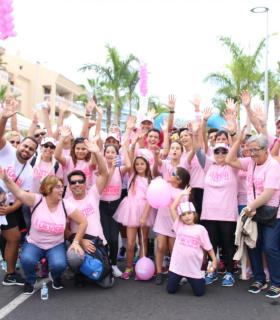 La XIII edición de la Carrera por la Vida supera su propio récord y marcha por Arona y Adeje contra el cáncer de mama. · foto 22