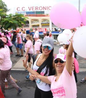 La XIII edición de la Carrera por la Vida supera su propio récord y marcha por Arona y Adeje contra el cáncer de mama. · foto 10