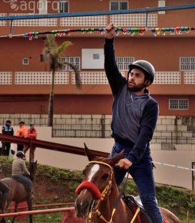 Demostración de arado con yuntas y siembra de sementero, zunchado de ruedas de carreta y carrera de sortija a caballo. San Juan. Tacoronte, 21-01-2017 · foto 103