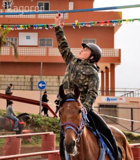Demostración de arado con yuntas y siembra de sementero, zunchado de ruedas de carreta y carrera de sortija a caballo. San Juan. Tacoronte, 21-01-2017 · foto 96