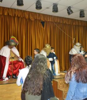 El municipio de Pájara recibió a los Reyes Magos con cuatro cabalgatas llenas de colorido. · foto 2