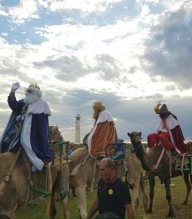 El municipio de Pájara recibió a los Reyes Magos con cuatro cabalgatas llenas de colorido. · foto 6