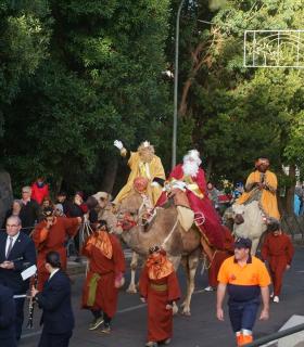 La Gran Cabalgata Anunciadora de Sus Majestades los Reyes Magos inunda de ilusión la villa de La Esperanza. · foto 4