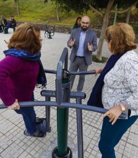 El Ayuntamiento de Las Palmas de Gran Canaria inaugura un parque biosaludable en el barrio de San Francisco de Paula. · foto 3