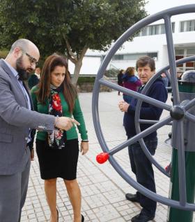 El Ayuntamiento de Las Palmas de Gran Canaria inaugura un parque biosaludable en el barrio de San Francisco de Paula. · foto 1