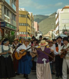 San Sebastián de La Gomera celebra su día grande con la tradicional romería. · foto 3