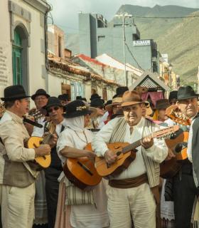 San Sebastián de La Gomera celebra su día grande con la tradicional romería. · foto 5