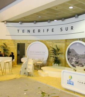 El stand de Costa Adeje, a punto para abrir sus puertas a los profesionales en la mañana de este miércoles. · foto 3