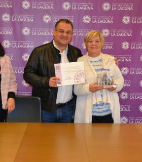 José Alberto Díaz ha recibido esta mañana a la candidata a Reina de Mayores que representará al municipio en el próximo Carnaval de Santa Cruz de Tenerife. · foto 2
