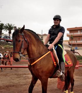 Demostración de arado con yuntas y siembra de sementero, zunchado de ruedas de carreta y carrera de sortija a caballo. San Juan. Tacoronte, 21-01-2017 · foto 115