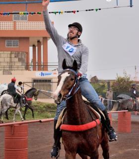 Demostración de arado con yuntas y siembra de sementero, zunchado de ruedas de carreta y carrera de sortija a caballo. San Juan. Tacoronte, 21-01-2017 · foto 79