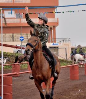 Demostración de arado con yuntas y siembra de sementero, zunchado de ruedas de carreta y carrera de sortija a caballo. San Juan. Tacoronte, 21-01-2017 · foto 89