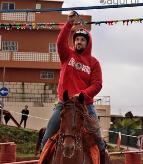 Demostración de arado con yuntas y siembra de sementero, zunchado de ruedas de carreta y carrera de sortija a caballo. San Juan. Tacoronte, 21-01-2017 · foto 101