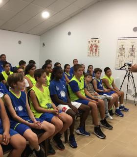 Las charlas del proyecto El Banquillo resultan ser todo un acierto en la comunidad deportiva adejera. · foto 1