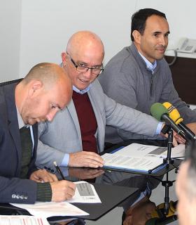 El Ayuntamiento de Tías aprueba el Presupuesto General de 2017 que supera los 26 millones de euros . · foto 3