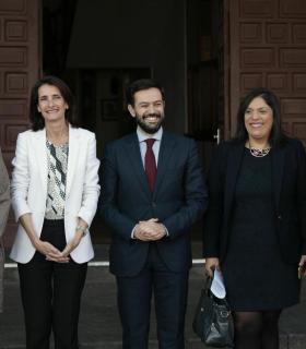 La consejera y el viceconsejero de Turismo realizan una visita oficial al Puerto de la Cruz en compañía de su alcalde y varios concejales del grupo de gobierno. · foto 3
