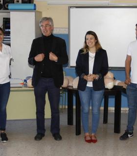 El Ayuntamiento de Tacoronte instala desfibriladores en los centros educativos del municipio. · foto 2