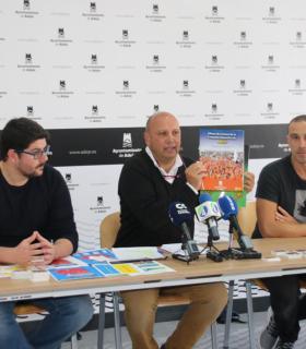 Adeje edita un álbum de cromos protagonizado por las personas que forman parte de la Campaña Deportiva Municipal. · foto 9