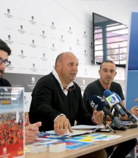 Adeje edita un álbum de cromos protagonizado por las personas que forman parte de la Campaña Deportiva Municipal. · foto 2