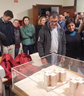 Los vecinos de Las Chumberas conocen el primero de los proyectos de reposición de sus viviendas. · foto 3