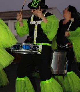 El Gran Coso Carnavalero de Antigua, locura de disfraces y percusión. · foto 2
