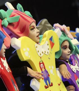 El Carnaval de Santa Cruz de Tenerife celebra mañana domingo una doble cita con disfraces y rondallas. · foto 2