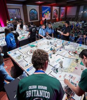 Los equipos Aldeatron Robotix y Curiosity I, vencedores de la First Lego League Canarias 2017. · foto 5
