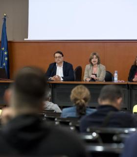 El Ayuntamiento de Las Palmas de Gran Canaria clausura las jornadas de formación a los policías que aspiran a formar parte de la nueva unidad UPAL. · foto 2