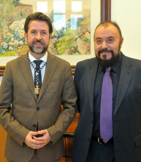 El Cabildo de Tenerife entrega el título de Hijo Adoptivo de la Isla a Jaime Azpilicueta. · foto 1