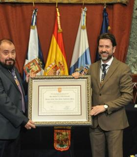 El Cabildo de Tenerife entrega el título de Hijo Adoptivo de la Isla a Jaime Azpilicueta. · foto 3
