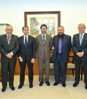 El Cabildo de Tenerife entrega el título de Hijo Adoptivo de la Isla a Jaime Azpilicueta. · foto 2