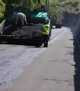 Comienzan los trabajos de asfaltado en las Avenidas 25 de Noviembre, de Santa Catalina y 8 de Agosto, de Santo Domingo. · foto 1