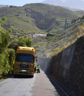 Comienzan los trabajos de asfaltado en las Avenidas 25 de Noviembre, de Santa Catalina y 8 de Agosto, de Santo Domingo. · foto 3