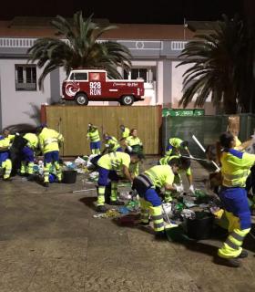 Limpieza retira 18.000 kilos de residuos tras las celebraciones del Carnaval Tradicional y la Noche de Carnaval de Las Palmas de Gran Canaria. · foto 2